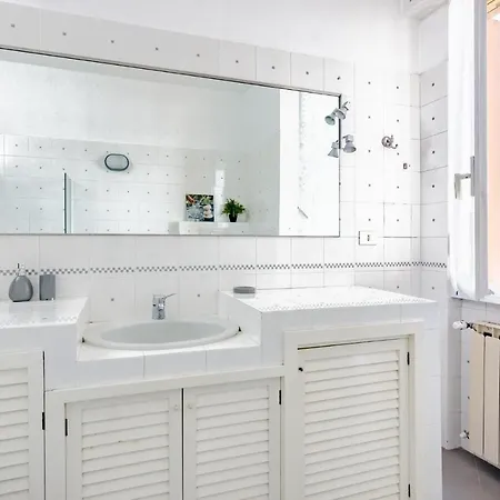 Διαμέρισμα Altido Apt For 3, With Terrace, Near Beach In