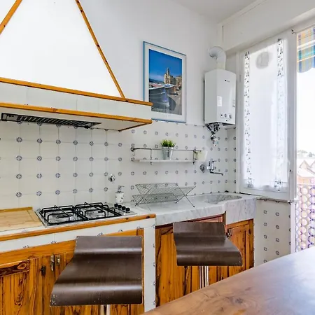 Altido Apt For 3, With Terrace, Near Beach In *
