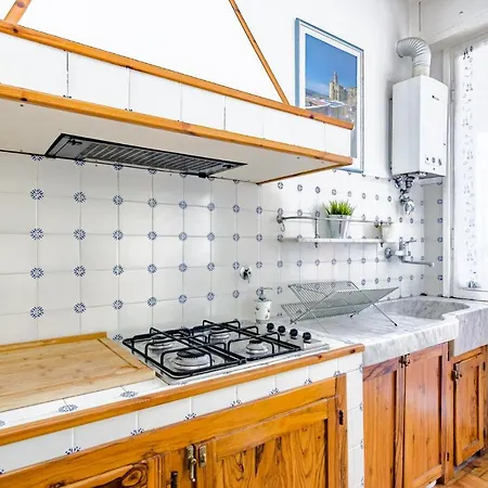 Altido Apt For 3, With Terrace, Near Beach In Apartman Camogli