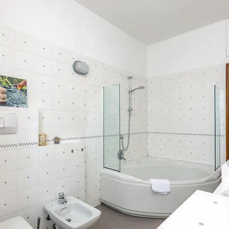 Altido Apt For 3, With Terrace, Near Beach In Apartman Camogli