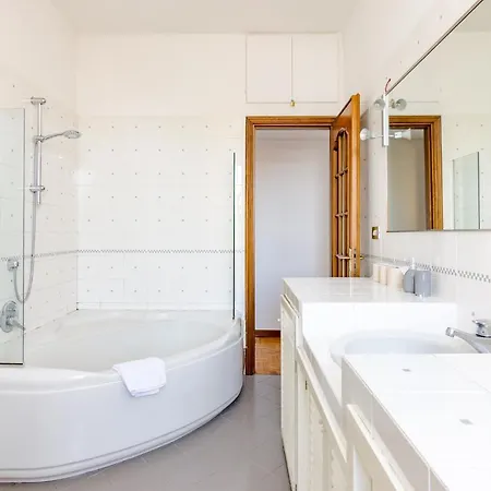 Altido Apt For 3, With Terrace, Near Beach In Διαμέρισμα *