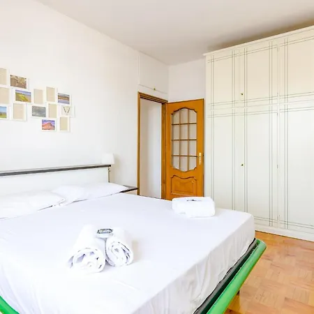Διαμέρισμα Altido Apt For 3, With Terrace, Near Beach In