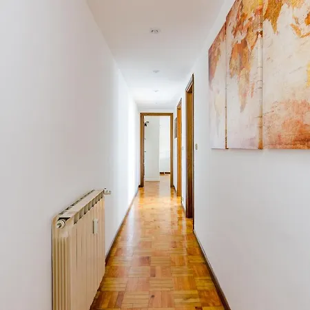 Altido Apt For 3, With Terrace, Near Beach In