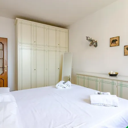 アパート Altido Apt For 3, With Terrace, Near Beach In *